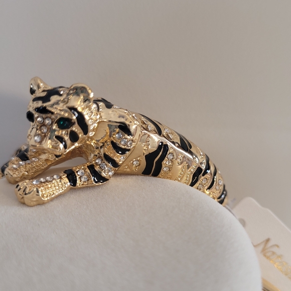 Stunning Natasha Tiger Bracelet. Sparkly. Gold Tone. New. - Picture 12 of 14